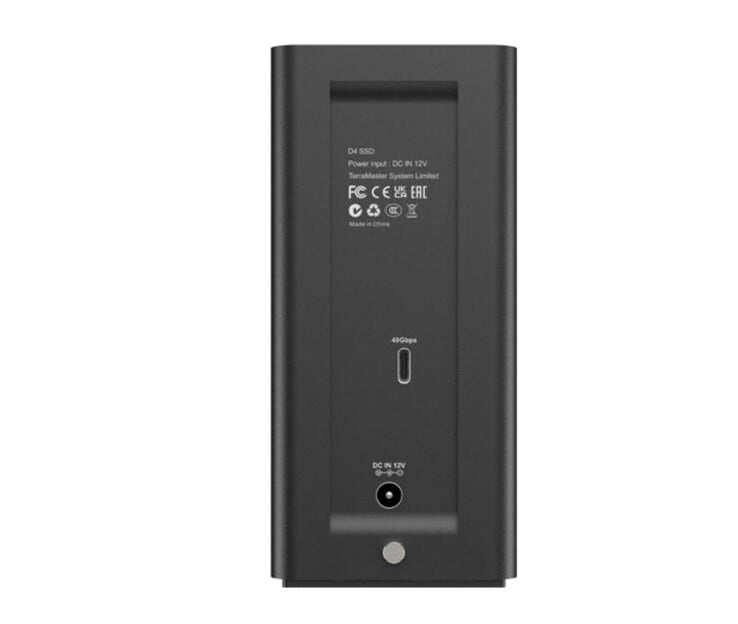 Le D4 dispose d'un port USB Type-C et d'une connexion d'alimentation (source d'image : TerraMaster)