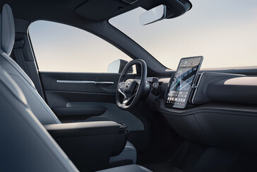 Le grand écran central est réglable et fonctionne sur Android Automotive. (Source de l'image : Volvo)