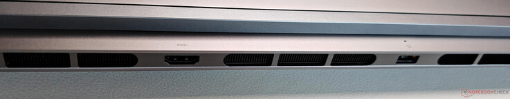 Arrière : HDMI 2.1, alimentation