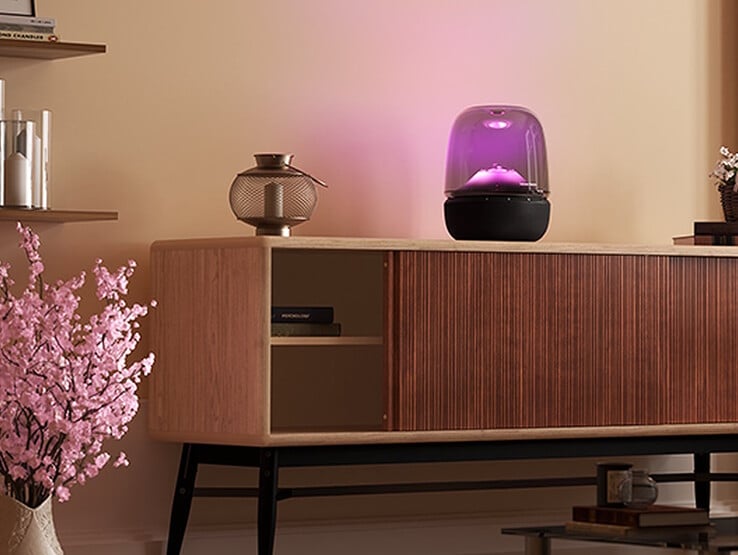 L'éclairage de l'enceinte Aura Studio 5 peut être réglé en fonction de l'humeur de chacun. (Source de l'image : Harman Kardon Japan)