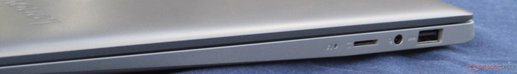 Côté droit : micro SD card, combo écouteurs / microphone, USB 3.0.