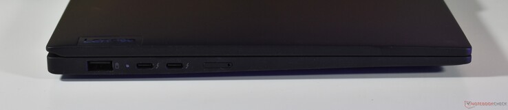 gauche : USB-A 3.2 Gen 1, 2x Thunderbolt 4, nanoSIM