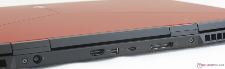 A l'arrière : HDMI 2.0, mini DisplayPort 1.3, Thunderbolt 3, port d'amplificateur graphique Alienware, entrée secteur.
