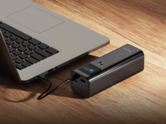 La banque d&#039;alimentation USB de la série 9000 de Philips a une capacité de 27 000 mAh. (Source de l&#039;image : Philips)