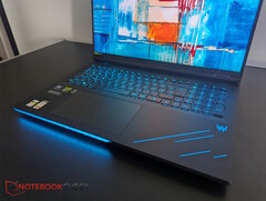 Bande LED et logo Predator sur la base