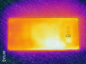 Les températures de surface du Samsung Galaxy Note 8, mesurées avec une caméra infrarouge Flir One.