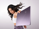 Le Wildcat Lake Go Air pèse environ 2,62 livres. Sur la photo : une image promotionnelle mettant en avant son design fin et léger.