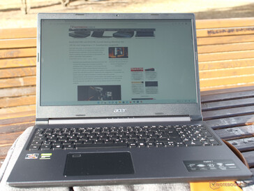 Acer Aspire 7 à l'extérieur