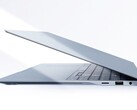 Avec ses 12,3 millimètres d'épaisseur, le Samsung Galaxy Book6 Edge est relativement fin.