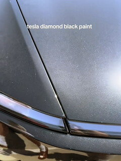 L&#039;allure du nouveau modèle Y Diamond Black sous le soleil. (Source de l&#039;image : Katalina/TikTok)