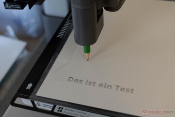 Un crayon convient tout aussi bien