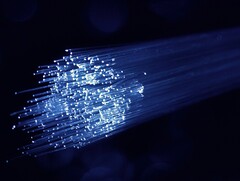 La FCC prend des mesures pour renforcer la sécurité des câbles sous-marins à destination des États-Unis. Illustration : Un câble à fibre optique (Source de l&#039;image : Denny Muller, Unsplash)