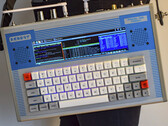 Les Prêts ! Le modèle 100 commence à 236 dollars canadiens. (Source de l'image : Ready ! Computer Corporation)