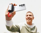 La nouvelle banque d'énergie Grip de Sharge (photo) sert également de télécommande pour l'appareil photo. (Source de l'image : Sharge)