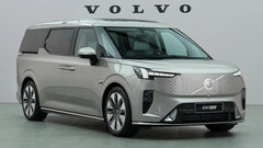 Volvo a présenté son premier fourgon entièrement électrique, le EM90.