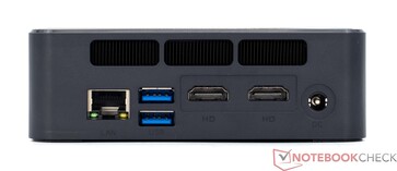 Arrière : RJ45, 2x USB 3.2 type A, 2x HDMI 2.0