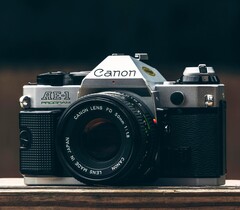 Le Canon EOS R8 Mark II s'inspirerait, en termes de design, du Canon AE-1