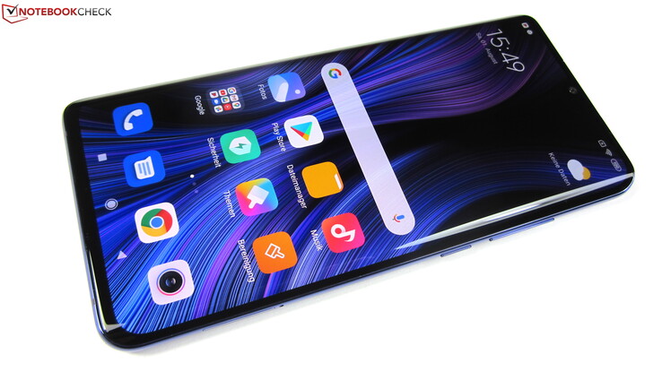 Affichage courbe, dos en verre, qualité de construction supérieure : Le Xiaomi Mi Note 10 Lite est un téléphone haut de gamme en termes d'esthétique et de confort
