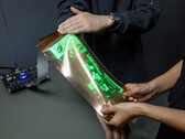 LG Display s'attend à ce que les entreprises utilisent son écran étirable pour les smartphones. (Image source : LG Display)