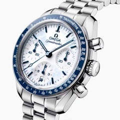 L'Omega Speedmaster Milano Cortina 2026 est dotée d'un cadran blanc verni (Image source : Omega)