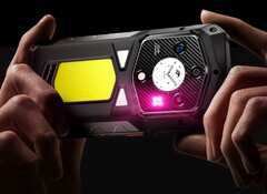 L'Ulefone Armor 29 Pro est doté d'un écran secondaire rond à l'arrière. (Source de l'image : Ulefone)