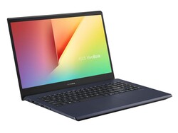 En test : l'Asus VivoBook 15 K571LI-PB71. Modèle de test fourni par CUKUSA.com.