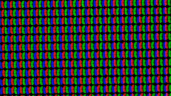 L'écran à cristaux liquides utilise une matrice classique de sous-pixels RVB composée d'une diode électroluminescente rouge, d'une diode électroluminescente bleue et d'une diode électroluminescente verte