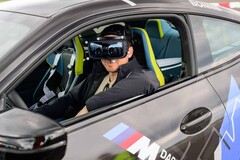 BMW M Drift + M Mixed Reality permet aux conducteurs de dériver simultanément dans les mondes réel et virtuel. (Source : BMW)