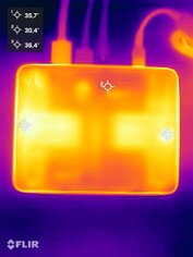 Asus NUC 15 Pro+ pendant le test de stress (côté supérieur)