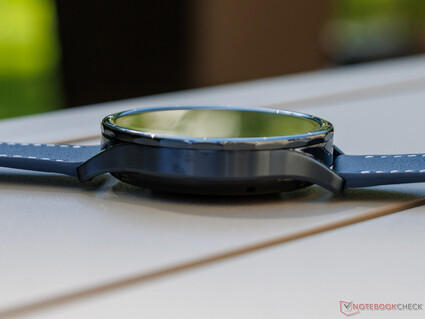 Vue latérale de la smartwatch