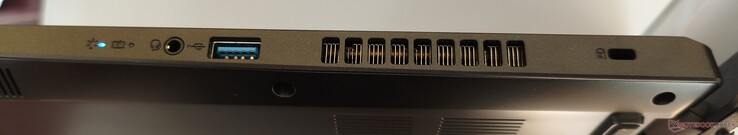 côté droit : prise audio de 3,5 mm, USB-A 3.0, fente de verrouillage Kensington