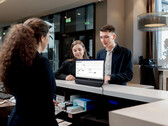 Le Philips 24B2D5300 dans une situation axée sur le client