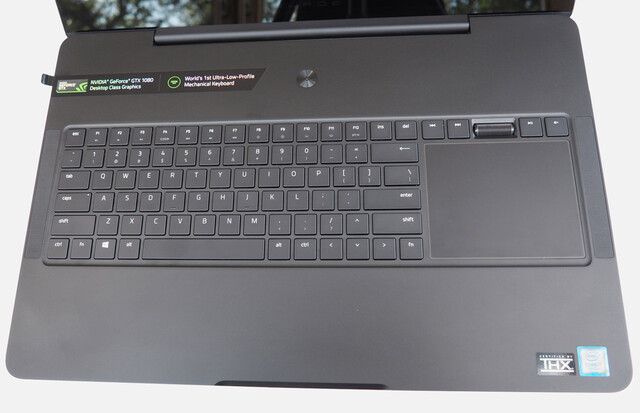 Clavier et pavé tactile - Razer Blade Pro 17 2017 (Image source : Notebookcheck)