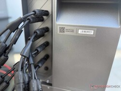 Grâce à une puissance d'entrée photovoltaïque de 5 000 W, de nombreux panneaux solaires peuvent être raccordés au Solarbank 4 Pro.