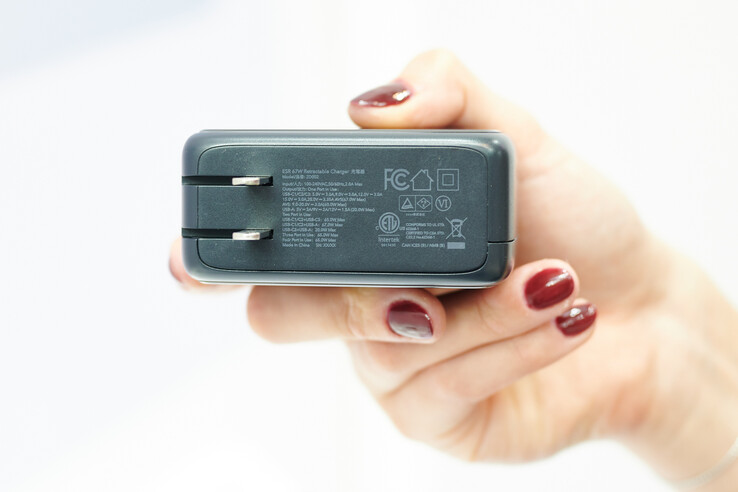 Caractéristiques techniques figurant sur le chargeur