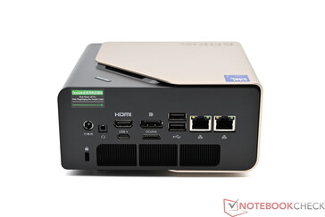 Arrière : connexion d'alimentation, prise audio combo 3,5 mm, HDMI 2.1, DisplayPort 1.4, Oculink, 2× USB2.0 Type-A, 2× LAN 2.5G