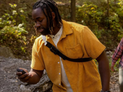 Le navigateur GPS portable eTrex Touch de Garmin est désormais disponible. (Source de l'image : Garmin)