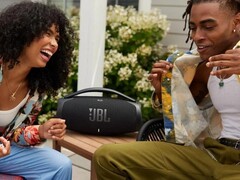 JBL a dévoilé des versions compatibles avec le Wi-Fi de ses enceintes Boombox 3 et Charge 5. (Source de l&#039;image : JBL)