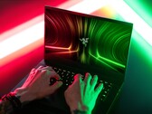 Razer passe au rouge : Le Blade 14 revient d'entre les morts avec un TGP de 100 W GeForce RTX 3080 et un CPU AMD Ryzen 9 5900HX Zen 3 de 7 nm (Source : Razer)