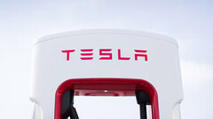 Les superchargeurs Magic Dock permettront bientôt de recharger d&#039;autres véhicules électriques (image : Tesla)