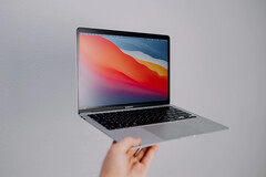 Apple pourrait réserver le nom de MacBook Air à sa machine de 13 pouces. (Image source : Isaac Martin)