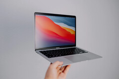 Apple podría reservar el nombre de MacBook Air para su máquina de 13 pulgadas. (Fuente de la imagen: Isaac Martin)