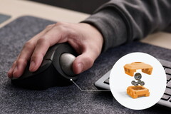 La souris Elecom Ist Plus trackball (IT10MRS) utilise des roulettes à 5 billes avec une friction réduite.