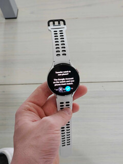 Une Galaxy Watch sur la dernière version bêta de One UI 5 se prépare à passer d'un smartphone à l'autre. (Source : 9to5Google)