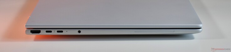 à gauche : HDMI, 2 ports Thunderbolt 4, prise audio 3,5 mm