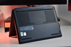 La face inférieure du Lenovo Legion 5 15AGP11.