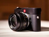 Le Leica Noctilux-M 1.2/35 ASPH. est très compact mais relativement lourd (Image source : Leica)