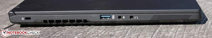 Côté droit : USB A 3.1 Gen 2, jack écouteurs, jack micro.