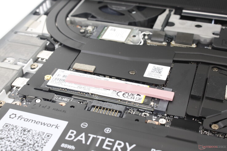 Contrairement à la série LG Gram 16, le Laptop 16 ne prend pas en charge un disque SSD secondaire interne