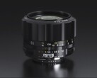 Le nouvel objectif Voigtlander NOKTON 55 mm SLIIs semble tout droit sorti d'un appareil photo reflex des années 1980. (Source de l'image : Cosina)